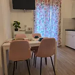Roza One Bedroom Appartement Gradac (Split-Dalmatia)