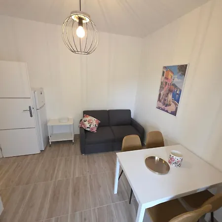 Roza One Bedroom Appartement Gradac (Split-Dalmatia)