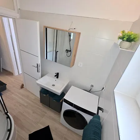 Apartamento Roza One Bedroom Gradac (Split-Dalmatia)