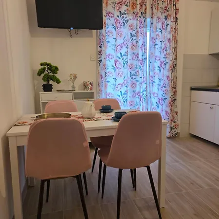 Roza One Bedroom Apartamento Gradac (Split-Dalmatia)