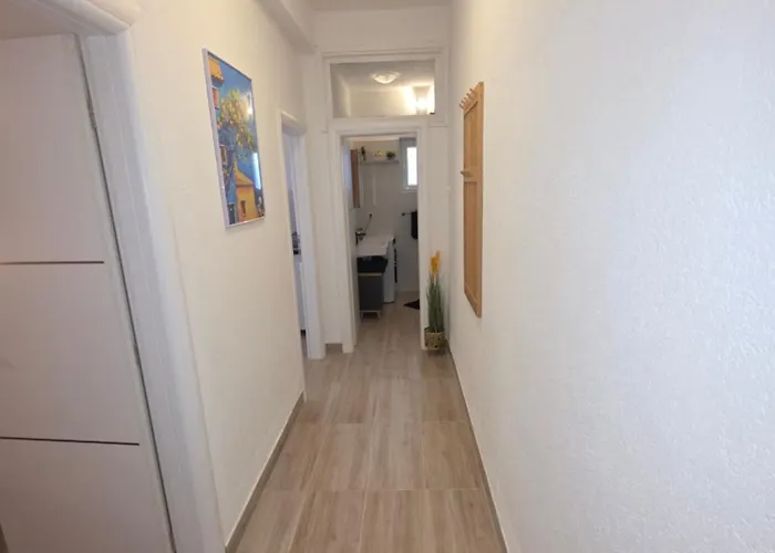 Roza One Bedroom Gradac (Split-Dalmatia)