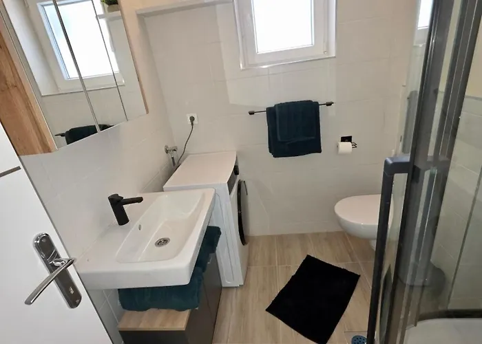 Roza One Bedroom * Gradac (Split-Dalmatia)